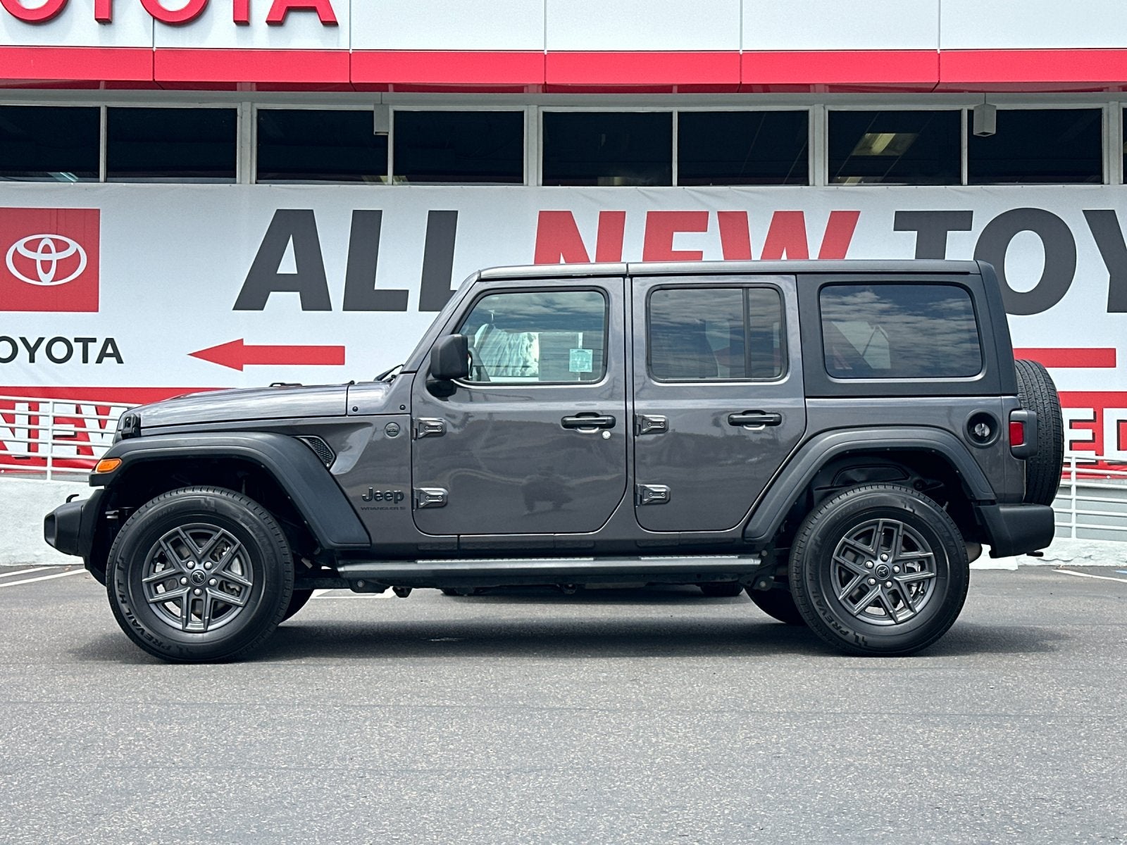 2024 Jeep Wrangler — side profile view