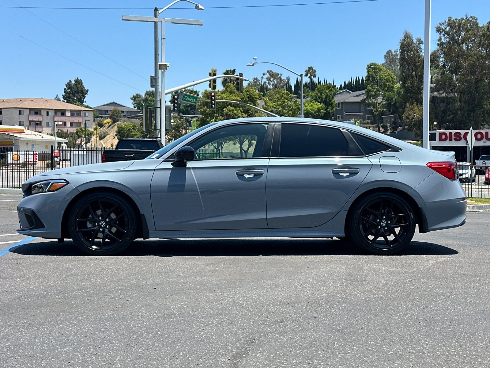 2024 Honda Civic — side profile view